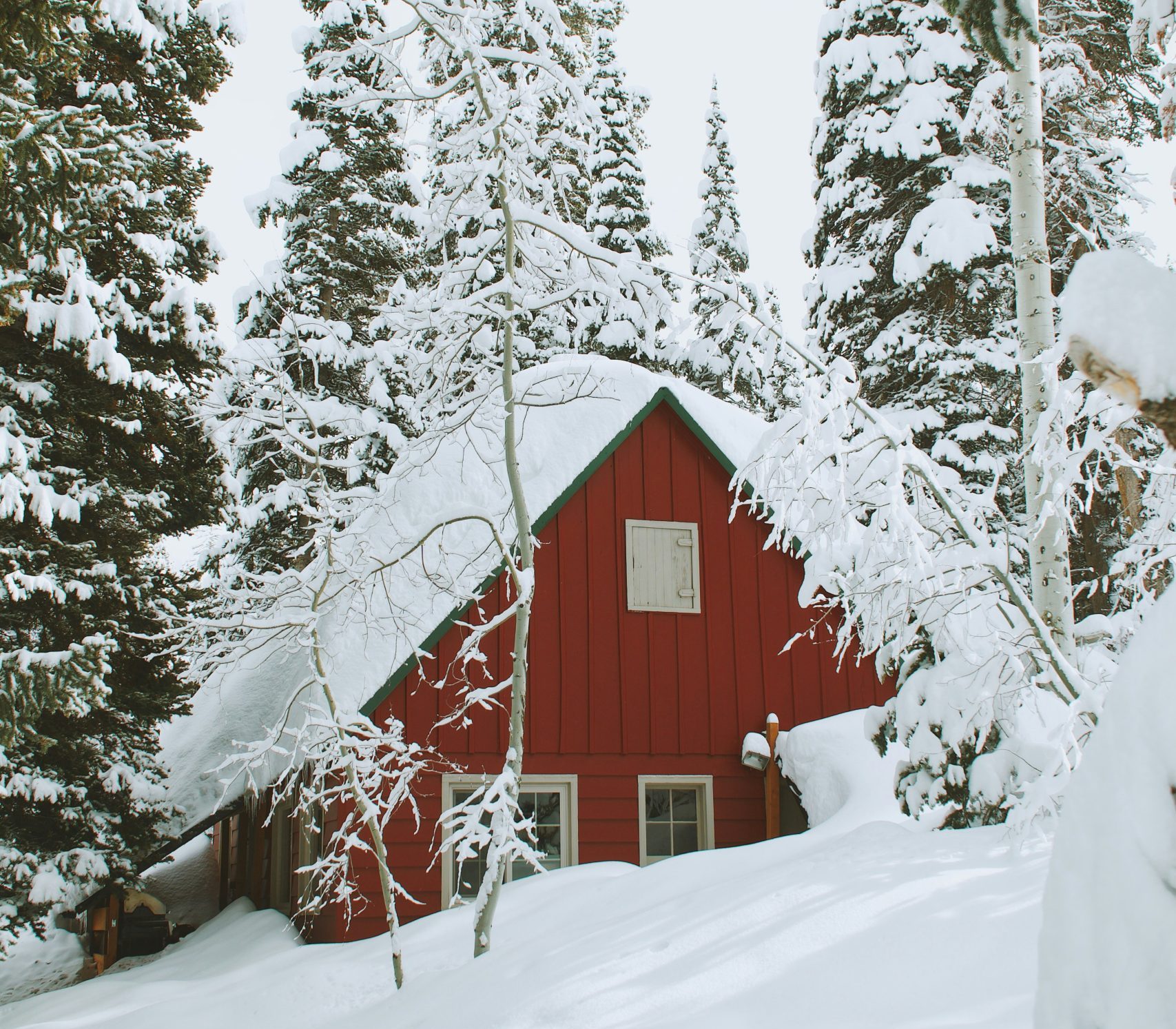 red home in snow